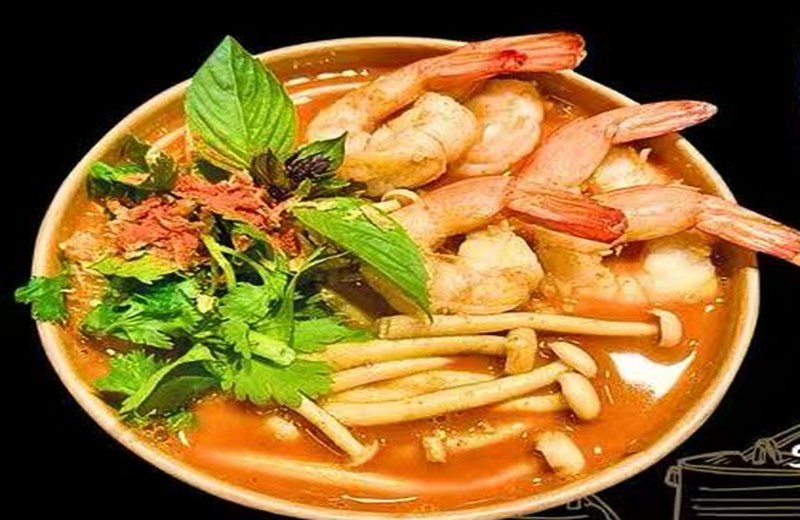 Tom Yum Kung Noodle Soup